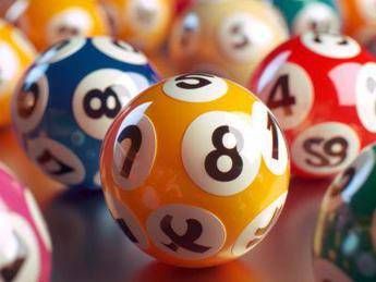 Superenalotto, la schedina da 5 euro e la tassa sulla fortuna: cosa sappiamo sulla vincita record a La Velletta Brianza