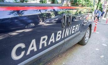 Siena, ritrovato un cadavere dentro la piscina di un agriturismo: indagini in corso