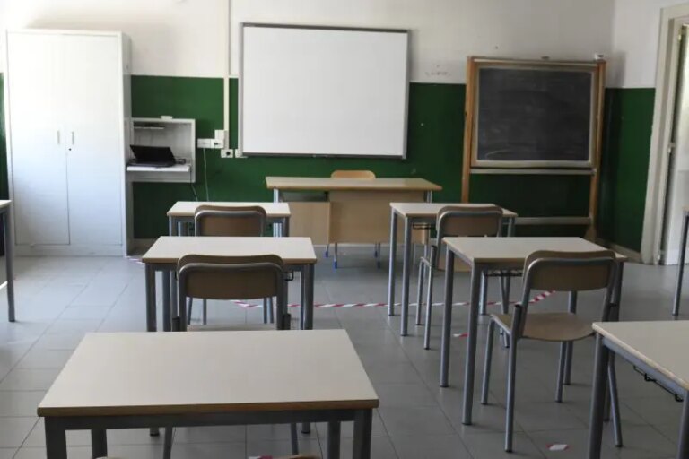 Caldo, la direttiva del sindaco di Palermo Lagalla: “Scuole comunali chiuse in caso di ‘bollino rosso’”