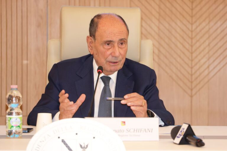 Regione Siciliana, ok al decreto straccia bollo e agevolazioni per tasse e canoni