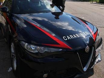 Firenze, tenta di violentare studentessa nel negozio: arrestato