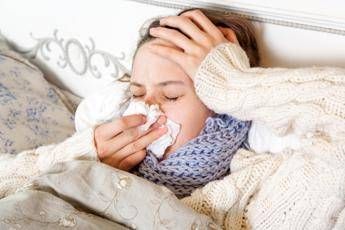 Influenza, la stagione è già arrivata? I consigli dell’esperto per affrontare il primo freddo