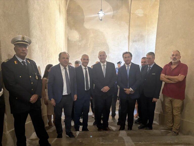 Il Commissario Ue per la Pesca Costas Kadis a Sciacca, confronto con marineria e istituzioni