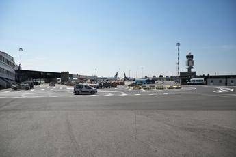 Principio d’incendio su volo Easyjet a Malpensa, passeggeri evacuati e scalo chiuso per un’ora