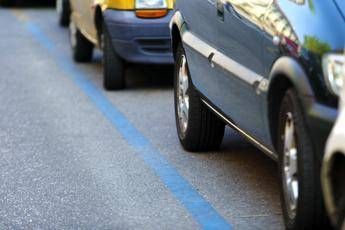 Roma, da ottobre in alcuni parcheggi di scambio la sosta notturna sarà a pagamento