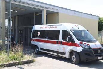 Roma, scontro fatale tra auto e moto: morto un 19enne, ferito un 18enne