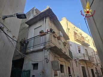 Trapani, crolla il balcone dell’abitazione: morta una donna a Mazara del Vallo