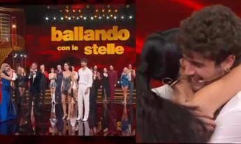 Aurora Ramazzotti e Nikita Perotti al primo posto della classifica di Ballando con le stelle: cosa è successo
