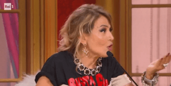Ballando, il debutto di Barbara D’Urso in giuria: il ‘mistero’ delle palette e i primi fischi
