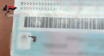 Carte d’identità elettroniche ‘decapitate’ del microchip: scoperti 3 casi in pochi giorni a Napoli